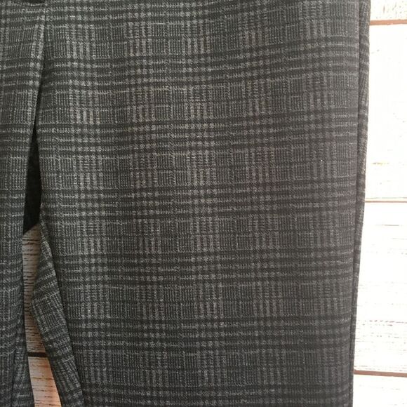 CALVIN‎ KLEIN PLAID PANTS IN GRAY AND BLACK - Picture 6 of 6